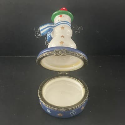 New in Box VTG 1999 Porcelain Trinket Snowman Box w Christmas Tree Inside Avon - Thumbnail 3