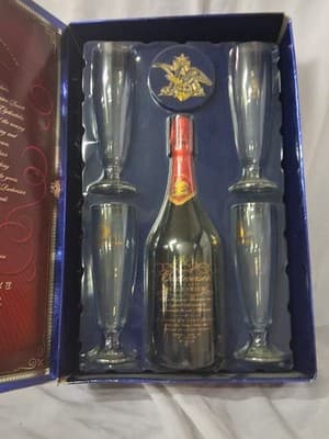 BUDWEISER MILLENNIUM Limited Edition Set Bottle & Four Glasses Original Box - Thumbnail 8