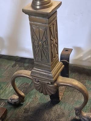 VINTAGE BRASS CLASSICAL PAW FEET FIREPLACE ANDIRONS MARKED BENNETT - Thumbnail 5