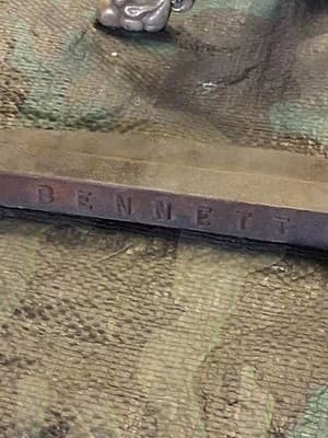 VINTAGE BRASS CLASSICAL PAW FEET FIREPLACE ANDIRONS MARKED BENNETT - Thumbnail 7