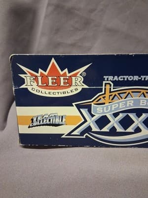 PATRIOTS SUPER BOWL XXXIX CHAMPIONS PETERBILT TRACTOR TRAILER MODEL 379/FLEER - Thumbnail 6