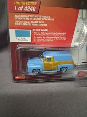 G4) Johnny Lightning TOW & GO 2A BLUE 1955 Ford Panel with Camper Trailer New - Thumbnail 3