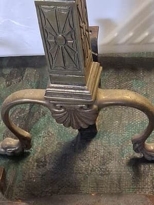 VINTAGE BRASS CLASSICAL PAW FEET FIREPLACE ANDIRONS MARKED BENNETT - Thumbnail 9