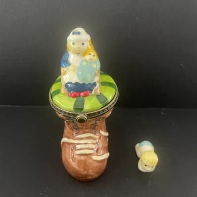 The Lady Who Lived In A Shoe Trinket Box With Tiny Baby Trinket. - Thumbnail 2