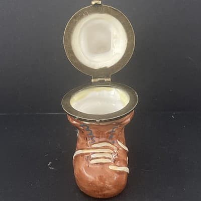 The Lady Who Lived In A Shoe Trinket Box With Tiny Baby Trinket. - Thumbnail 6