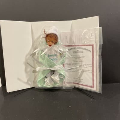 Ashton Drake Realistic Monkey “Jungle Antics” Heavenly Handfuls, No Box - Thumbnail 4