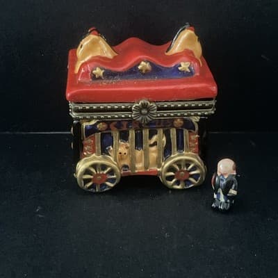 Porcelain Hinged Trinket Box Circus Wagon Train With Ringmaster - Thumbnail 2