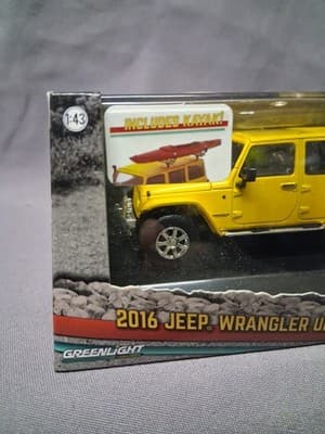 GREENLIGHT ALL-TERRAIN 2016 JEEP WRANGLER UNLIMITED Kayak Edition Yellow 1/43 - Thumbnail 3