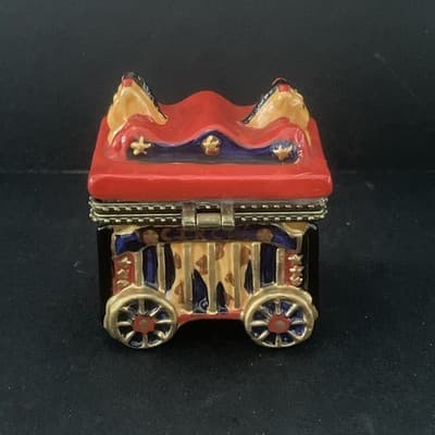 Porcelain Hinged Trinket Box Circus Wagon Train With Ringmaster - Thumbnail 4