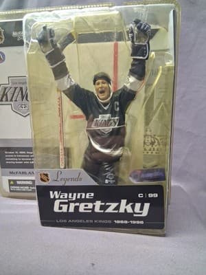 MacFarlane Wayne Gretzky Legends Series 1 Collectible - Thumbnail 2