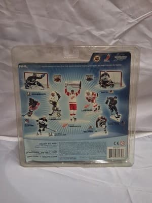 McFarlane's NHL Series 6 PATRICK ROY - COLORADO AVALANCHE figure - Thumbnail 2