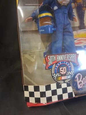 50th Anniversary NASCAR Barbie 1998 - Thumbnail 3