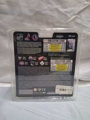 McFarlane NHL Vancouver Canucks Series 30 Daniel Sedin Action Figure SEALED! - Thumbnail 2