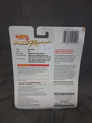 1998 Hot Wheels Pro Racing NASCAR #44 Kyle Petty Pit Crew 1:64 Set - Thumbnail 3