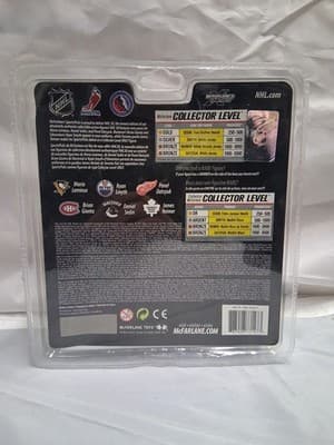 NHL Hockey Figure Series 30 - Ryan Smyth White Jersey Silver Level Variant - Thumbnail 2