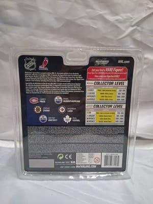 Andrew Ladd Winnipeg Jets NHL Series 31 McFarlane Action Figure Variant /2,000 - Thumbnail 2
