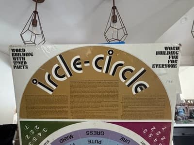 RARE Vintage 1969 ircle-circle Word Building Game - Thumbnail 3
