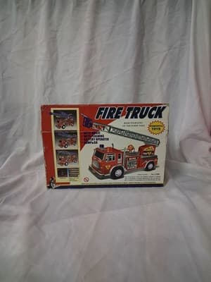 RARE Battery Operated Fire Engine Extending Ladder Music Lights New Sealed Box - Thumbnail 9