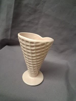 Vintage Ice Cream Waffle Cone Sundae Cup Pink Base - Thumbnail 4