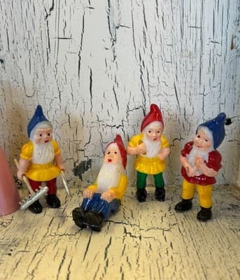 Vtg Snow White and the Seven 7 Dwarfs Cake Topper Decoration Set - Thumbnail 2