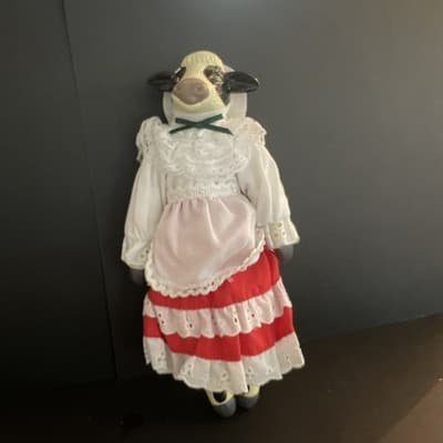 Vintage Peabody & Wright Porcelain Cow Dolls in Lace Victorian Outfits - Thumbnail 5