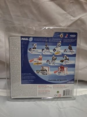 McFarlane Sportspicks Todd Bertuzzi NHL Series 7 Canucks Blue Chase Variant 🏒 - Thumbnail 2