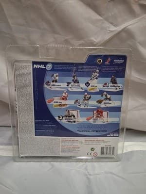 Milan Hejduk Colorado Avalanche NHL series 7 (Rookie Piece), McFarlane Toys 2003 - Thumbnail 2