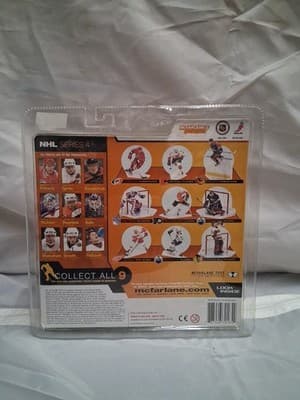 Brendan Shanahan in White Detroit Red Wings NHL McFarlane Series 4 Figure 2002 - Thumbnail 2