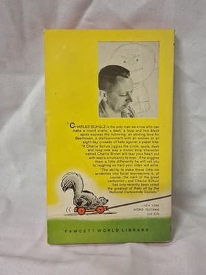 PAPERBACK CHARLIE BROWN SNOOPY CHARLES M SCHULZ THE WONDERUL WORLD OF PEANUTS - Thumbnail 2