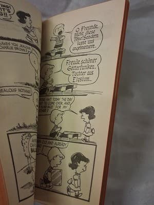 PAPERBACK CHARLIE BROWN SNOOPY CHARLES M SCHULZ THE WONDERUL WORLD OF PEANUTS - Thumbnail 3
