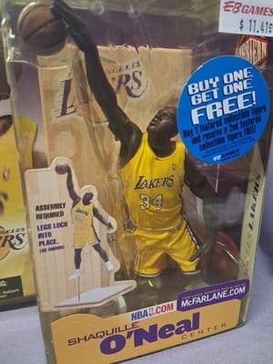 2002 McFarlane NBA Shaquille O'Neal LA Lakers Figure Yellow Shaq #34 Series 2 - Thumbnail 2