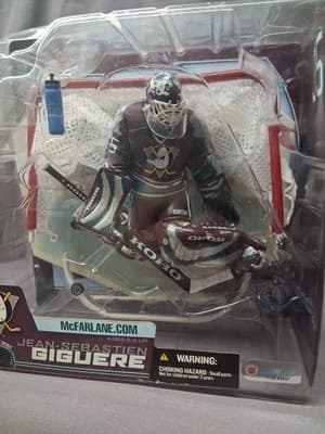 MCFARLANE HOCKEY SERIES 7 JEAN SEBASTIEN GIGUERE ANAHEIM PURPLE VARIANT FS - Thumbnail 2