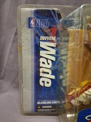 DWAYNE WADE #3 MIAMI HEAT GUARD FIGURE SERIES 12 MCFARLANE 2007 WHITE JERSEY - Thumbnail 2