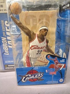 2004 LeBron James McFARLANE NBA SERIES 7 - 2nd Edition White Jersey Variant Toy - Thumbnail 2