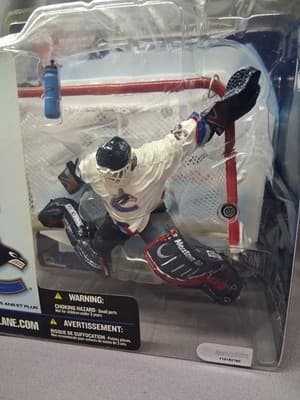 McFarlane NHL 5 Dan Cloutier White Variant Chase Vancouver Canucks - Thumbnail 2