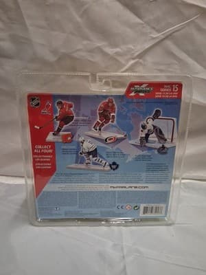 McFarlane's NHL Series 15 ROBERTO LUONGO - VANCOUVER CANUCKS figure - Thumbnail 2