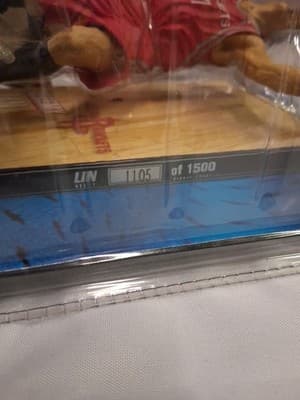 Jeremy Lin McFarlane Figure Red Jersey 1105/1500 - Thumbnail 3