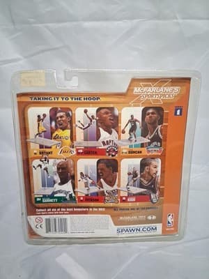 McFarlane Toys NBA Sports Picks MOC Kevin Garnett Timbewolves 2002 white variant - Thumbnail 3