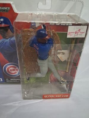 SAMMY SOSA MCFARLANE 2002 FIGURINE - SERIES 1 - NEW - Thumbnail 2