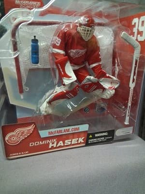 McFarlane NHL Series 7 - Dominik Hasek - Detroit Red Wings New - Thumbnail 2