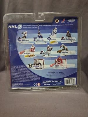 McFarlane NHL Series 7 - Dominik Hasek - Detroit Red Wings New - Thumbnail 4