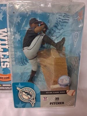 MCFARLANE MBL DONTRELLE WILLIS SERIES 9 CHASE VARIANT UNIFORM FIGURE - Thumbnail 2