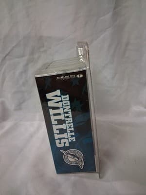 MCFARLANE MBL DONTRELLE WILLIS SERIES 9 CHASE VARIANT UNIFORM FIGURE - Thumbnail 3