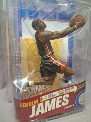 Lebron James McFarlane 2011 Series 19 Black Jersey Chase 525/2000 Miami Heat - Thumbnail 3