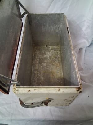 Vintage Cronstrom's Miller High Life Beer Metal Picnic Cooler Ice Chest 19" - Thumbnail 13