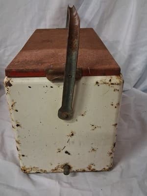 Vintage Cronstrom's Miller High Life Beer Metal Picnic Cooler Ice Chest 19" - Thumbnail 9