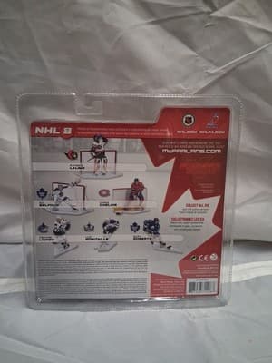 Luc Robitaille Los Angeles Kings #20 NHL Series 8 Action Figure McFarlane 2004 - Thumbnail 2