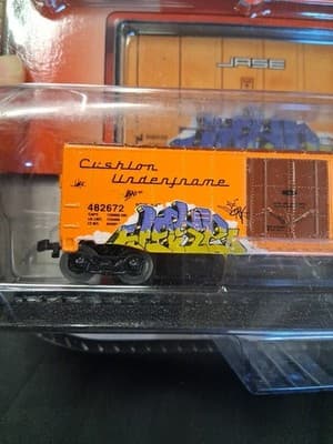 Maisto Custom Shop/Enamelized JASE Graffiti Diecast Train Box Car 2006 NIP - Thumbnail 4
