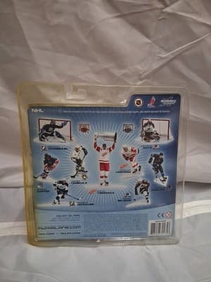 Action Figure, Markus NASLUND, NHL, Series 6, vtg 2003, NIB, 8"h by McFarlane's - Thumbnail 2