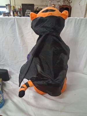 Tigger Halloween Greeter Gemmy 2008 26" Vampire Disney Winnie the Pooh With Box - Thumbnail 8